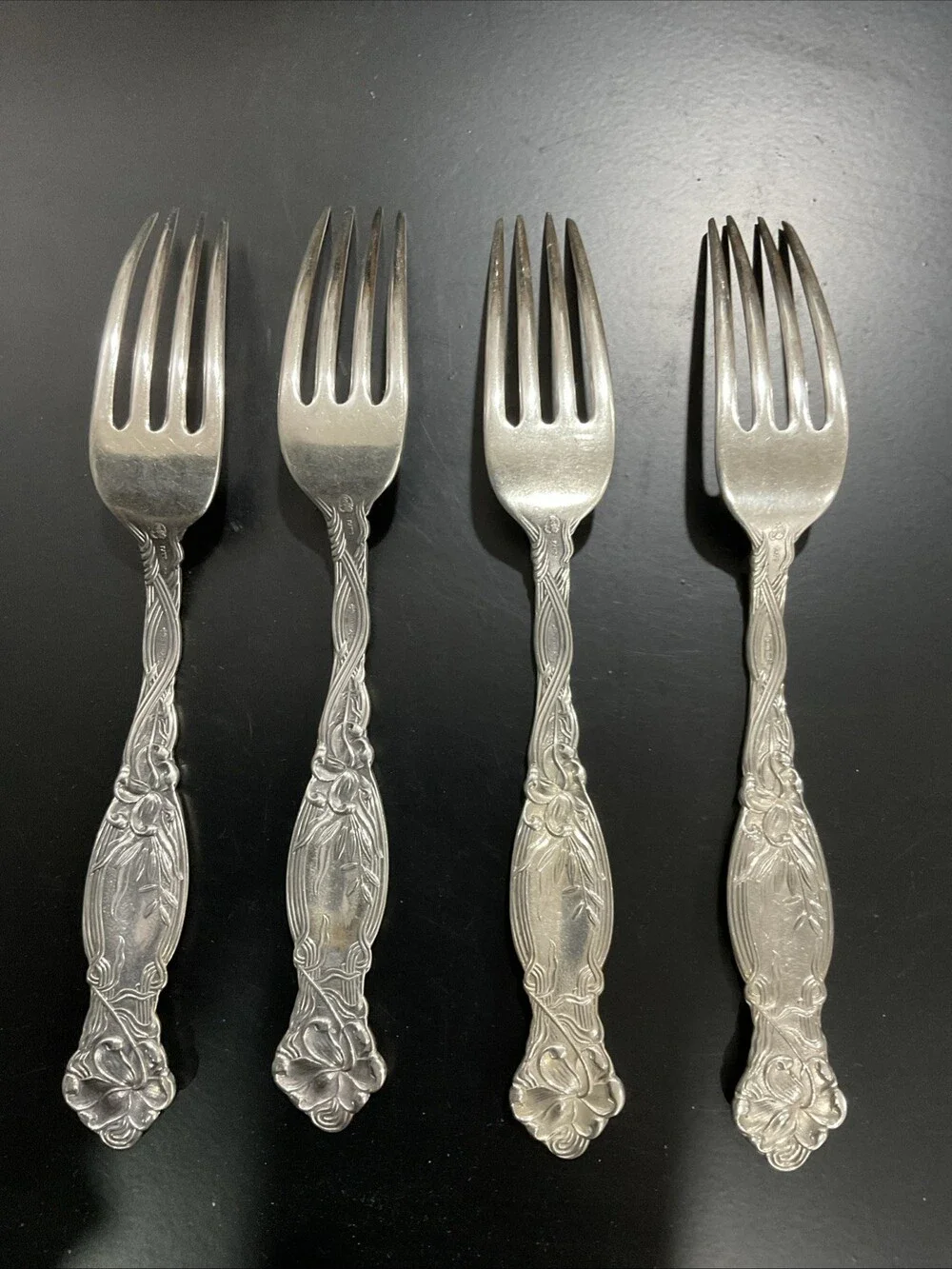 ONE International Silver Frontenac Dinner Fork 7 1/8